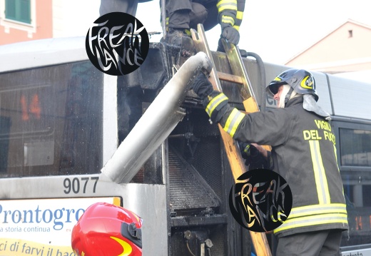 Ge - incendio autobus valbisagno